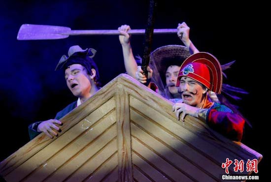 美国版《成语魔方》首演 美国学生中文演绎成语故事