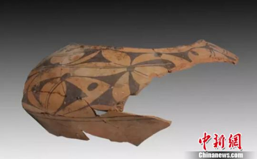 彩陶盆残片。 山西省考古研究所提供摄 彩陶盆残片。 山西省考古研究所提供摄