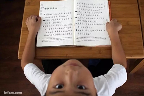 读经不是简单背诵 今天孩子该怎样继承经典