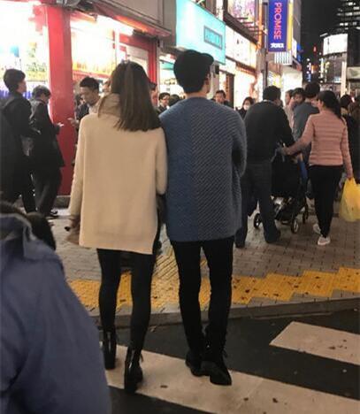 郭敬明晒与杨幂过节照片信息量好大 陈学冬刘恺威与她在一起