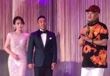 她的婚礼真牛!请来消失2月赵本山致辞暂退的宋小宝也到场了