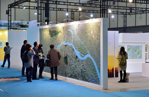 南京地图文化盛会:图览古今创意世界