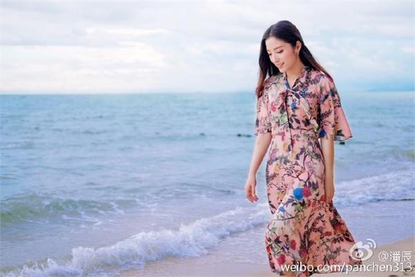 还记得撞脸赵薇的快女潘辰吗？直播中公布恋情 这么美咋没红