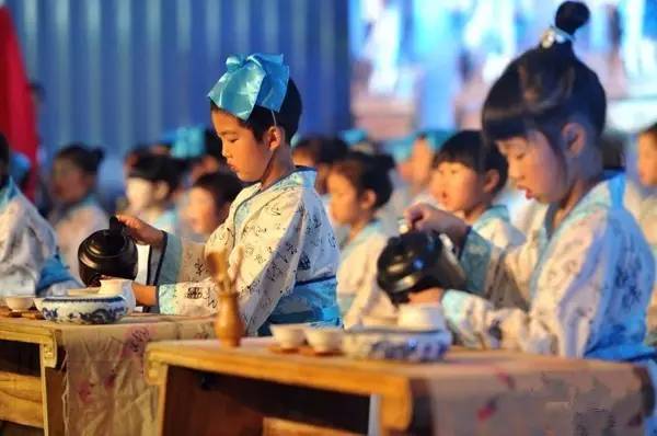 今天我们到底应该怎样学国学？