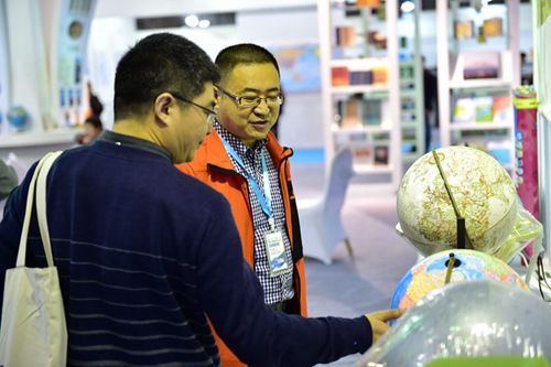 南京地图文化盛会:图览古今创意世界