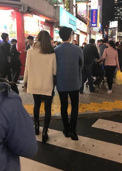 陈学冬恋情疑曝光与绯闻女友逛日本 网友：小四怎么办？