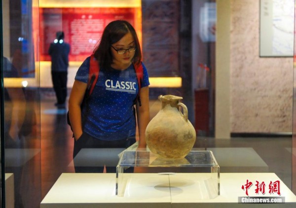 新疆展出217件和田出土文物 再现丝路文明交融轨迹