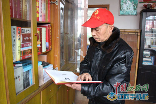 萍乡一耄耋老人20多年来退而不休 义务讲授国学经典