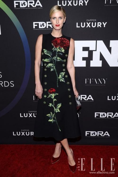 蕾哈娜现身鞋履设计大奖 运动style还得向她看齐!