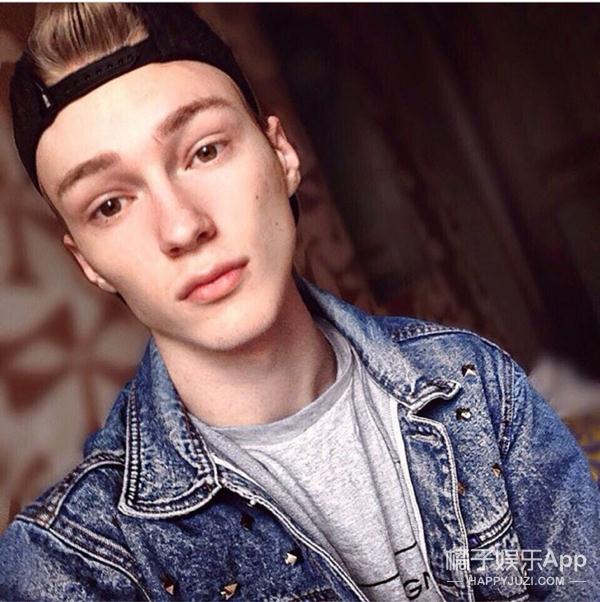 俄罗斯男模:长发比女人美,短发帅过无数男人