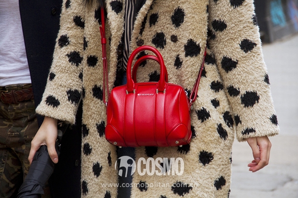 街拍饰品集锦 这些鞋包卖的贵是有道理的!