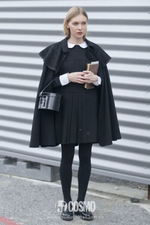 一件斗篷让你美得与众不同!分秒变洋气的时髦穿法必学
