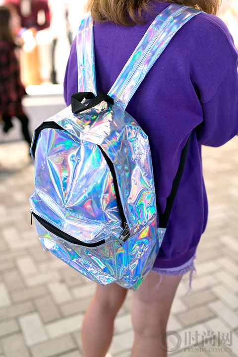 说到冬天最完美的包包,那必须是一款美美的双肩包!