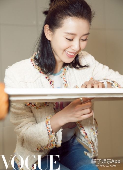 \ 香奈儿好几年不出T恤,一出立马就成了爆款,明星们都抢着穿