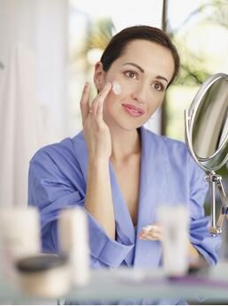 外媒教你10招 肌肤水润又年轻