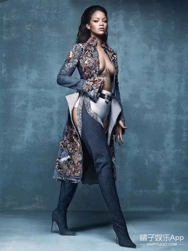 这条KK穿的“开裆裤”太酷,除了RIRI联名设计款外还能有谁这么大胆!