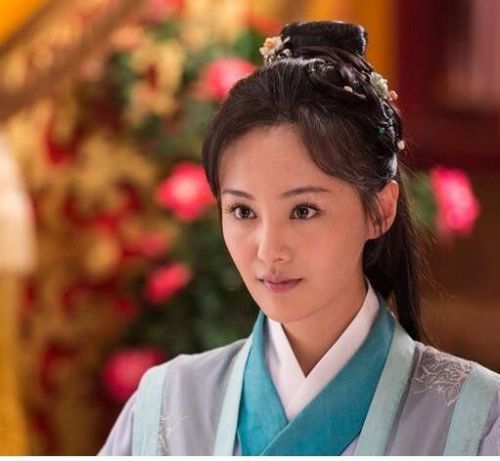 郑爽重回热搜榜 却因新剧发型太丑被吐槽!