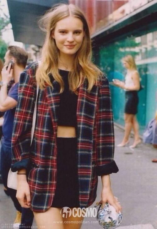 穿刘雯的格纹衬衫去上班 别人都夸我品位好