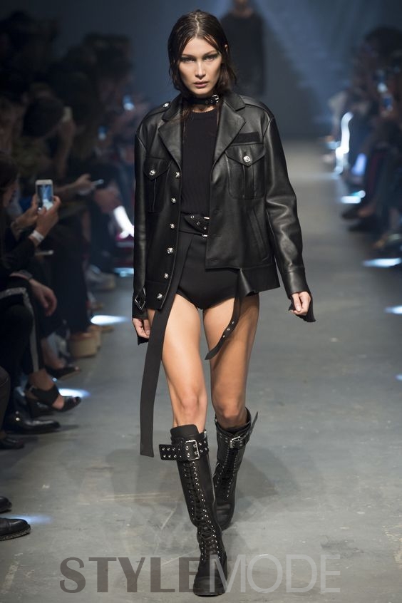 Bella Hadid 最“臭脸”模特称霸时尚圈