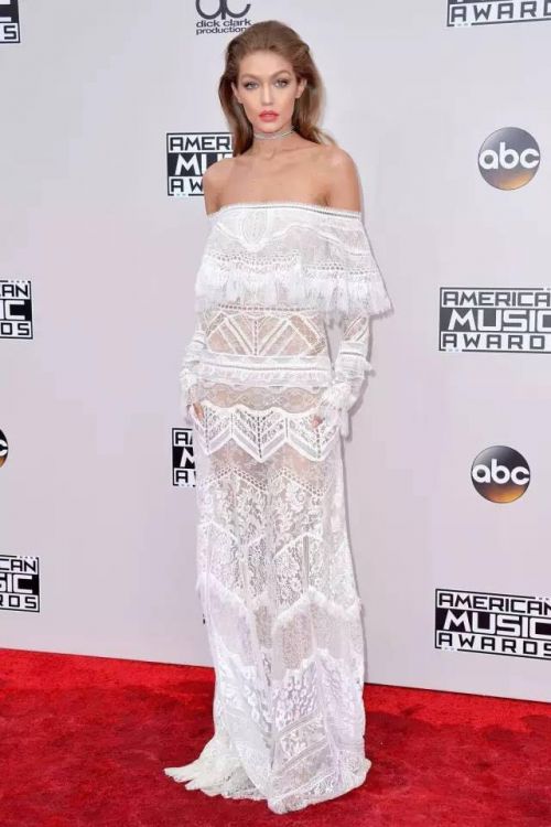 怎么人人都在讨论Gigi Hadid？