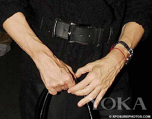 不想双手暗沉粗糙起刺 勤涂手霜但为什么越涂越干？