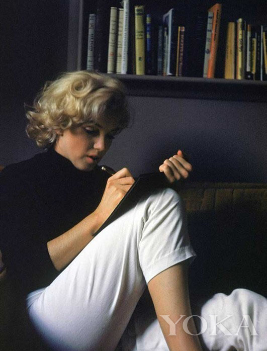 时髦Si典|解救冬日裤难症,万能烟管裤送你瘦美腿!