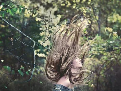 日媒介绍对抗冬季干燥护发方法 教你恢复秀发光泽