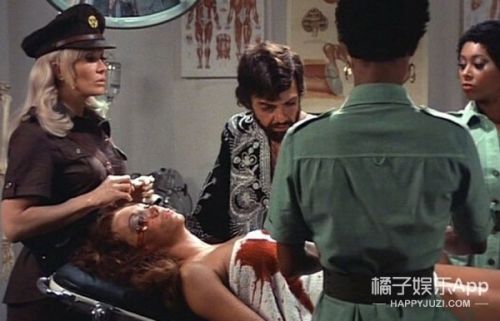 \ “胸大貌美”就得死,这个年仅20岁的女魔头嫉妒心是有多强!