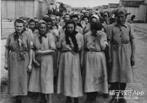 \ “胸大貌美”就得死,这个年仅20岁的女魔头嫉妒心是有多强!