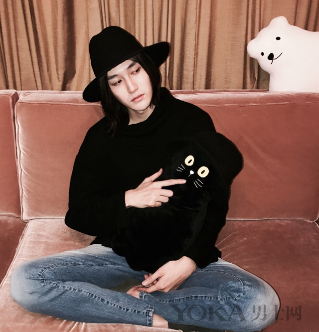 原来他们用了6招心机 才把大衣穿得如此优雅绅士