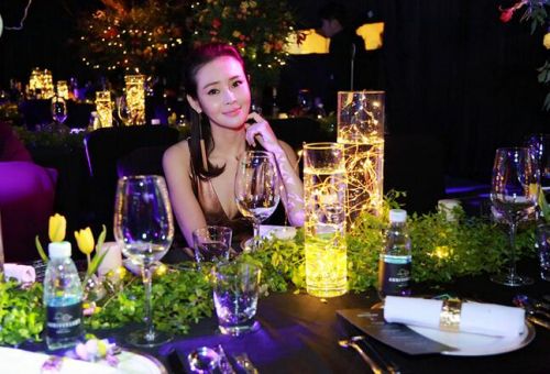 《时尚先生》创刊20周年盛典于深圳举办，于明加受邀参加