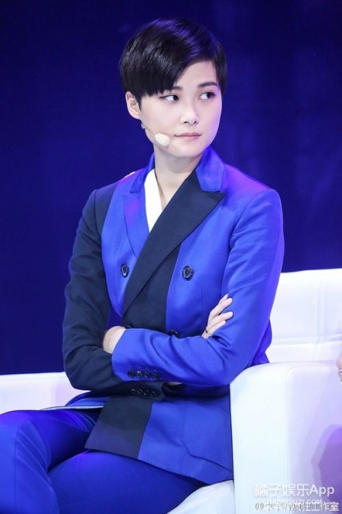 野蛮生长!细数那些只有李宇春才能Hold住的疯狂眼线