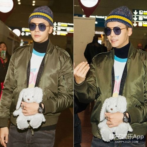 \ 香奈儿好几年不出T恤,一出立马就成了爆款,明星们都抢着穿