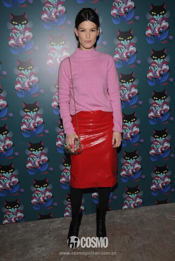 跟风得跟对！抗寒不臃肿一件高领衫让你时髦翻倍