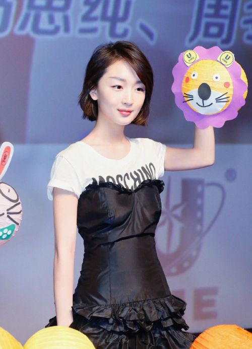 周冬雨马思纯变时尚新贵 时髦闺蜜装碾压众小花