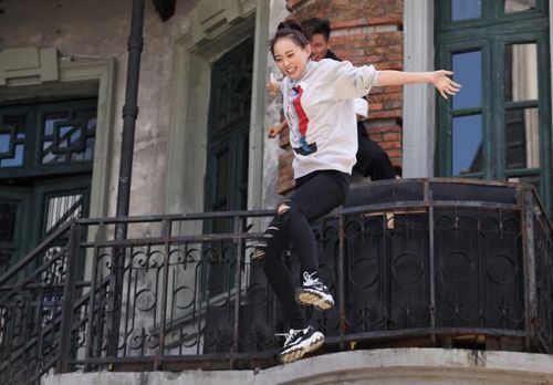 孙耀琦拍戏七年屡受伤  亲身经历感染《一年级》学生