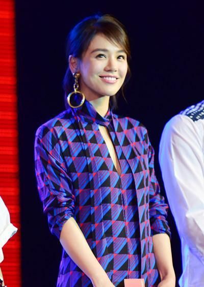 周冬雨马思纯变时尚新贵 时髦闺蜜装碾压众小花