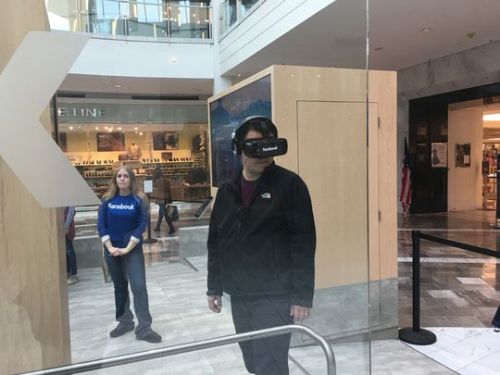 Facebook机场设VR体验店 少数观众眩晕