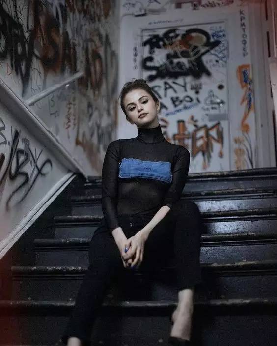 迪士尼公主完美蜕变 Selena 凭什么成为 Ins 女王