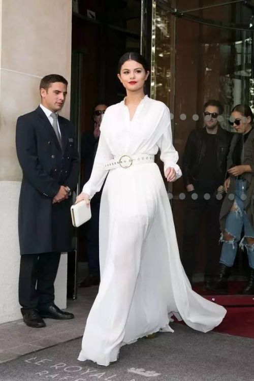迪士尼公主完美蜕变 Selena 凭什么成为 Ins 女王