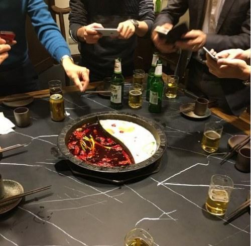 《你的名字》将登陆红白 新海诚在北京吃火锅很嗨