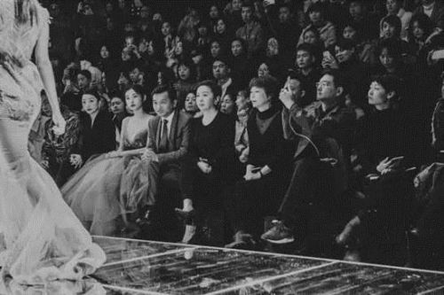 虎丘婚纱城赞助丹妮斯DENNIS 2017S/S中国国际时装周抒写幸福理念