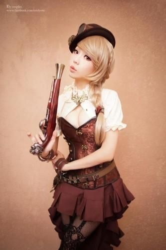 美腿酥胸 漫展被人墙围绕的超赞台湾coser