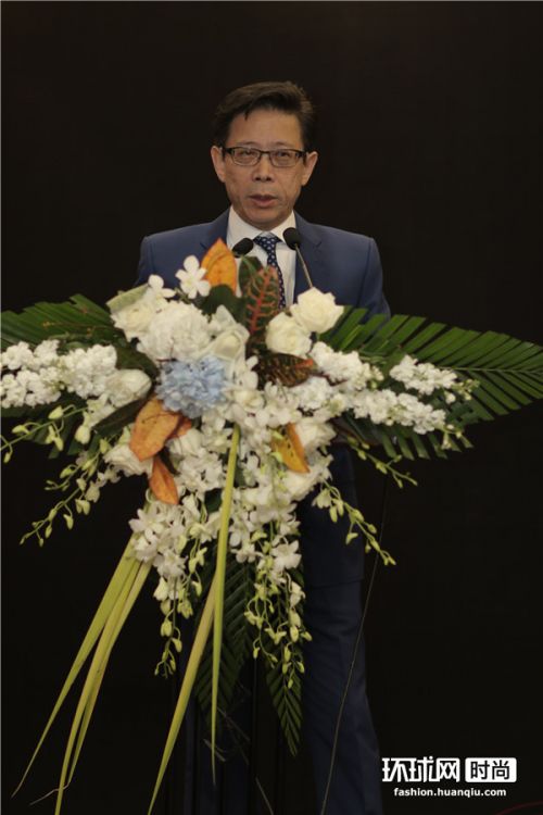楚雄彝绣作品迈向国际舞台 千年赛装尽显彝乡风姿
