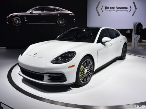 Panamera 4 E-Hybrid行政加长版首发