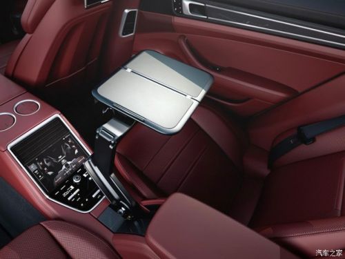 Panamera 4 E-Hybrid行政加长版首发