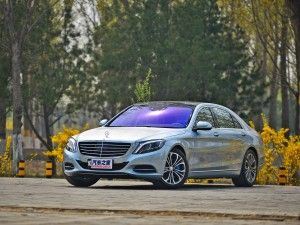 Panamera 4 E-Hybrid行政加长版首发