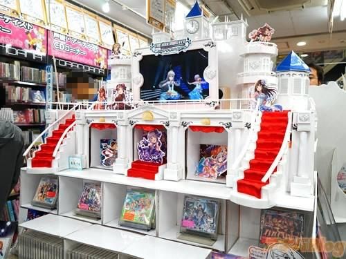 日本店员利用空闲时间制作超华丽《偶像大师》氪金城