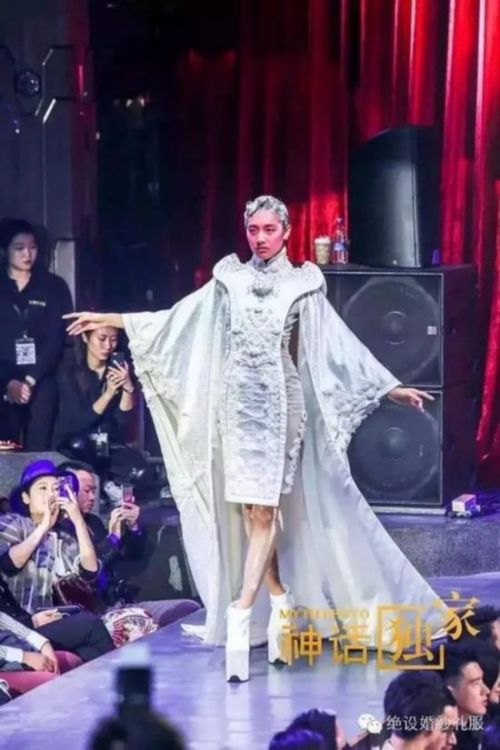：虎丘婚纱城 vs 绝设·魏启莹婚纱礼服发布会 梦幻相约2017S/S中国国际时装周