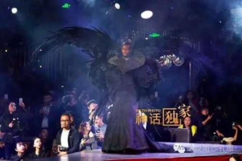：虎丘婚纱城 vs 绝设·魏启莹婚纱礼服发布会 梦幻相约2017S/S中国国际时装周